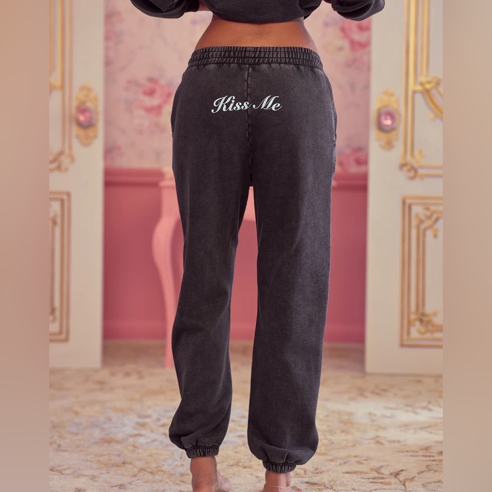 Voight Miami Kiss Me sweatpants worn wash black organic cotton size: XS